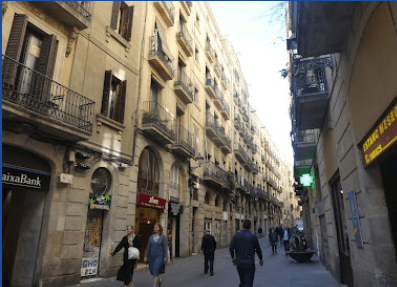 Dónde encontrar zapatos vintage económicos en mi ciudad: Guía de tiendas y mercadillos vintage en España